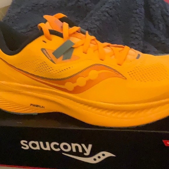 Saucony main image 4